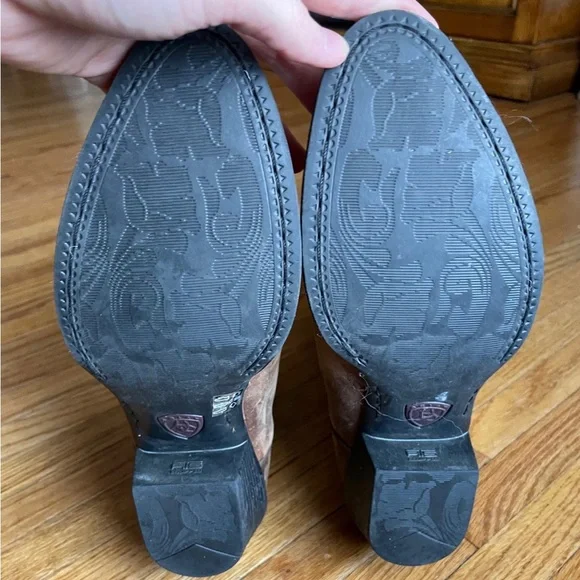 Ariat Boots - Picture 2 of 6